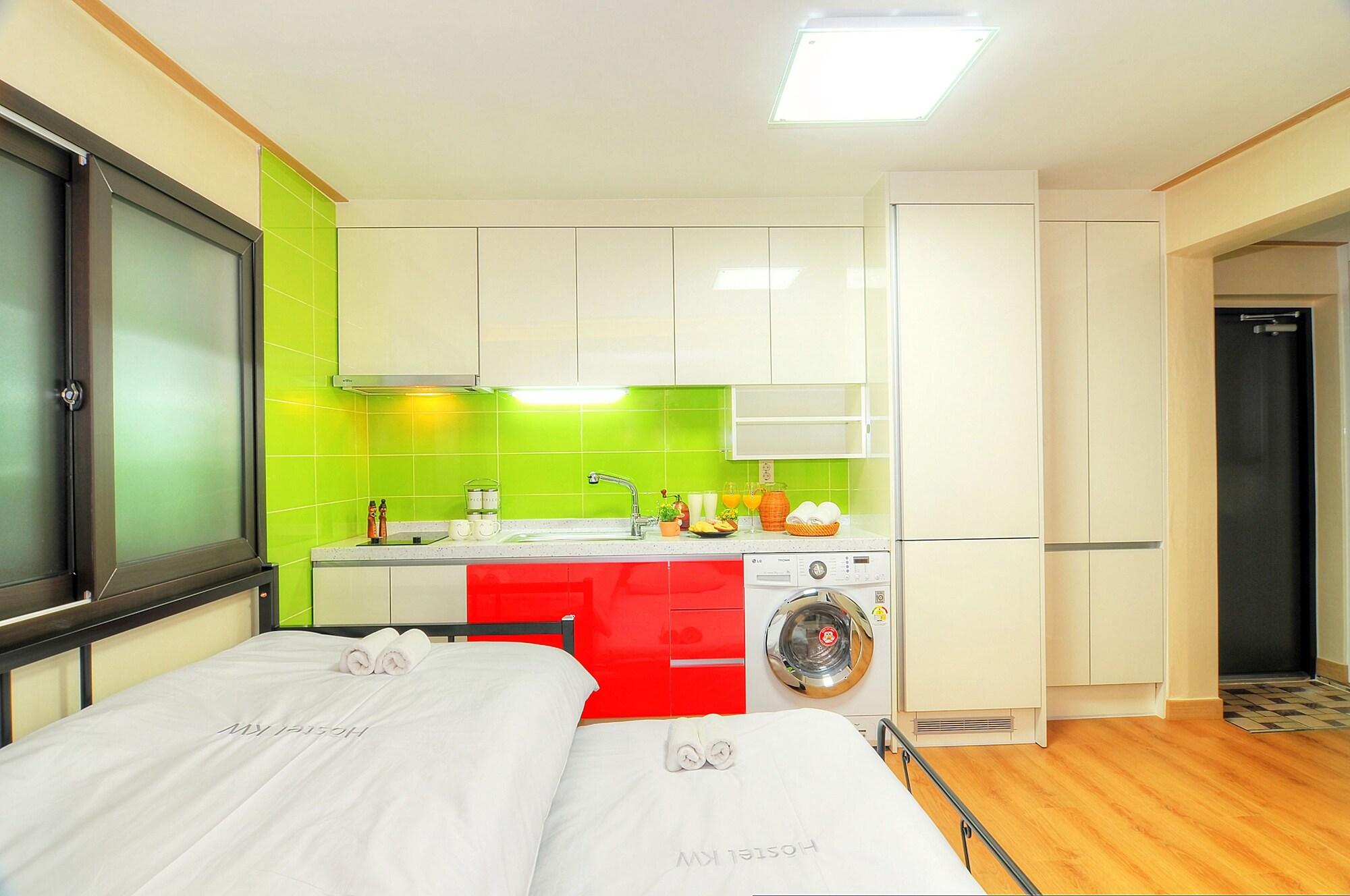 Hostel Kw Sinsa Seoul Exterior photo