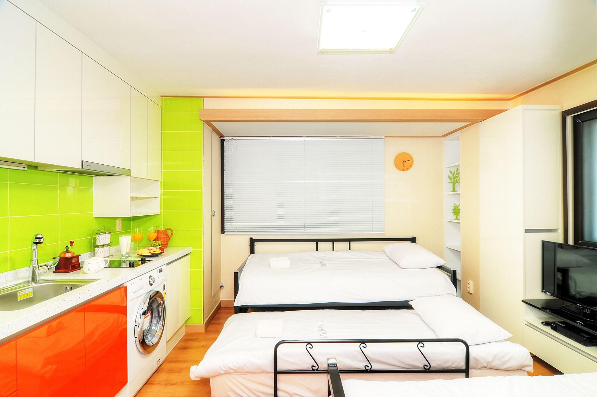 Hostel Kw Sinsa Seoul Exterior photo