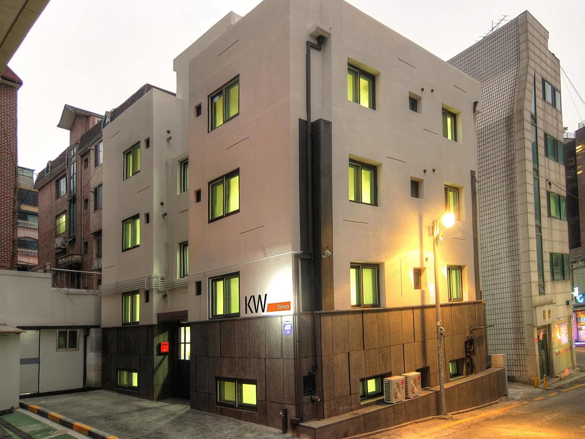 Hostel Kw Sinsa Seoul Exterior photo